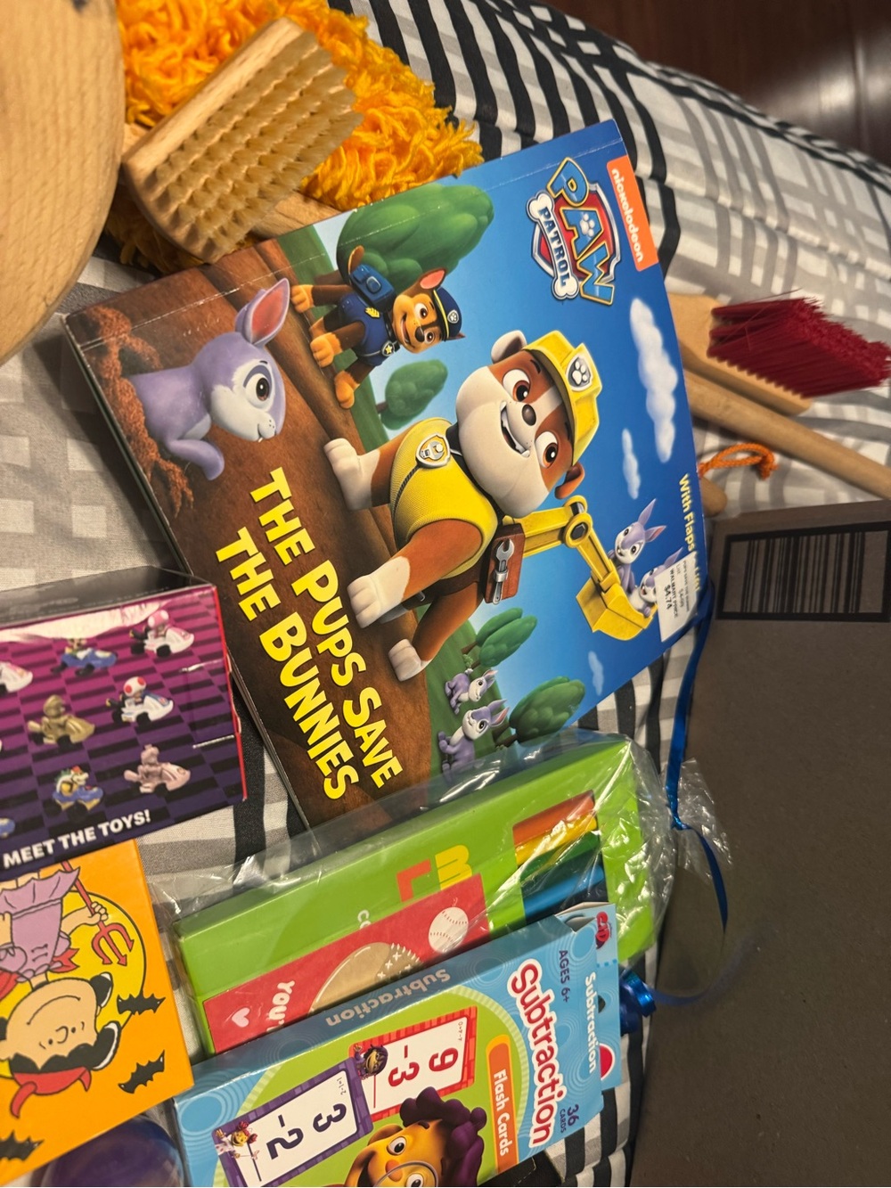 Bundle of 26 Kids Toys Surprise Box Paw Patrol Mario Kart Star Wars Plush Mask - Picture 16 of 16